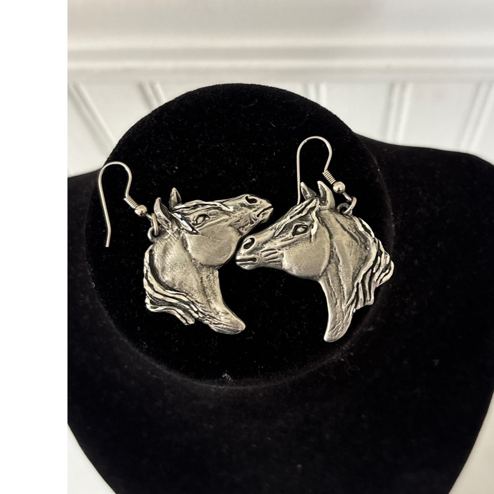 Vintage JJ 1992 Horse Head Pewter Dangle Earrings Western Equestrian Silver Tone
